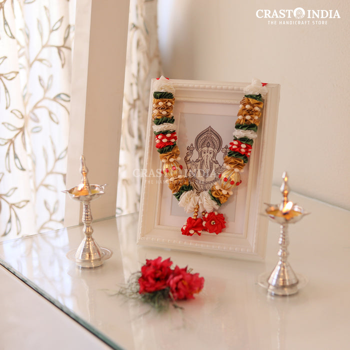 CRASTO INDIA HANDCRAFTED GAJAKARNA RIBBON GARLAND (1 PC) RED-WHITE