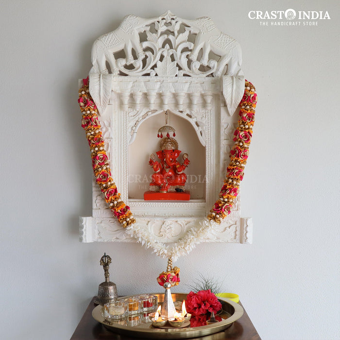 CRASTO INDIA HANDCRAFTED RIBBON GARLAND WITH CHAKRI, ROSES AND GAJRA