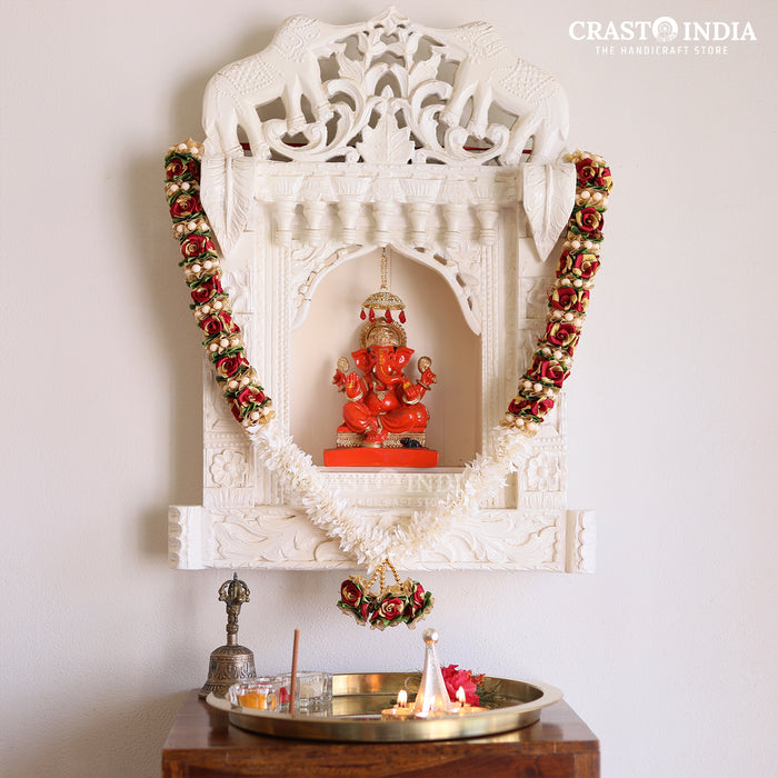 CRASTO INDIA HANDCRAFTED RIBBON GARLAND WITH CHAKRI, ROSES AND GAJRA