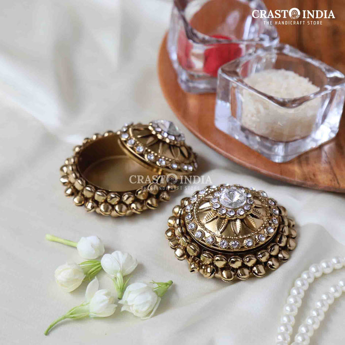 PACK OF 6 PCS - CRASTO INDIA HANDCRAFTED  MINI GHUNGHROO ROUND JEWELLERY BOX FLOWER IN ANTIQUE GOLD FINISH.