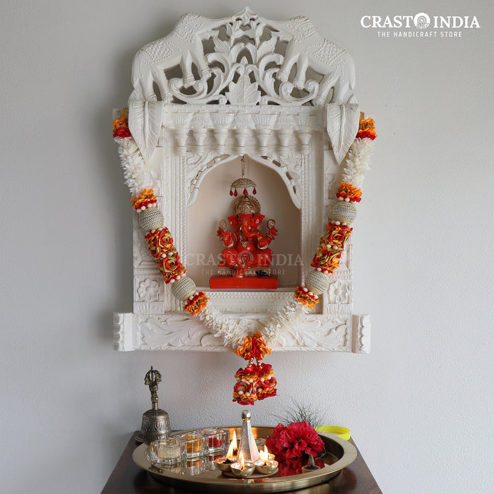 CRASTO INDIA HANDCRAFTED RIBBON GARLAND WITH CHAIN BALL AND ROSES. (AVAILABLE IN 2 COLOURS)